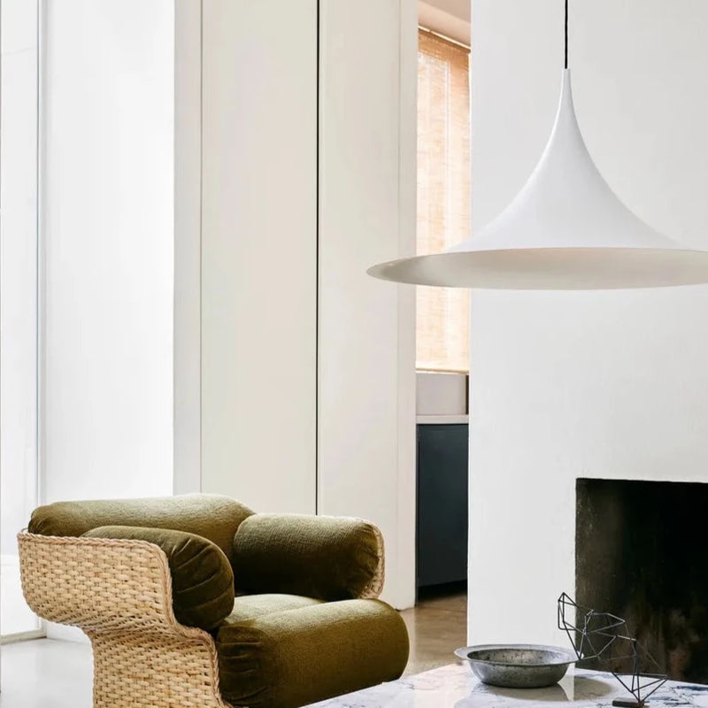 Gubi Luminária Semi Pendant