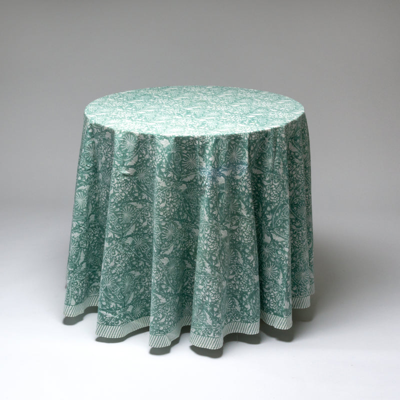 Poeira Tablecloth