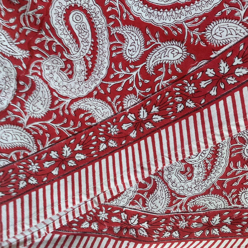 Poeira Tablecloth