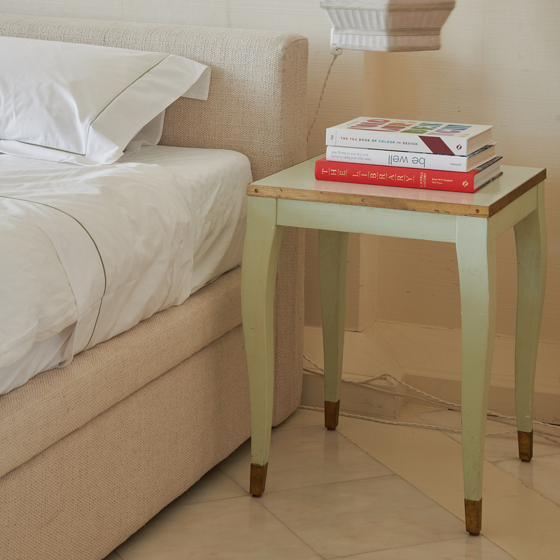 Pistachio Vintage Table