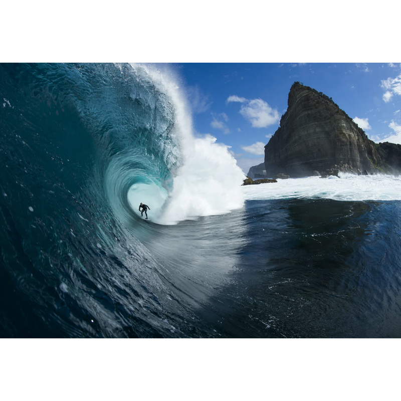 Book The Surf Atlas: Iconic Waves and Surfing Hinterlands around the World