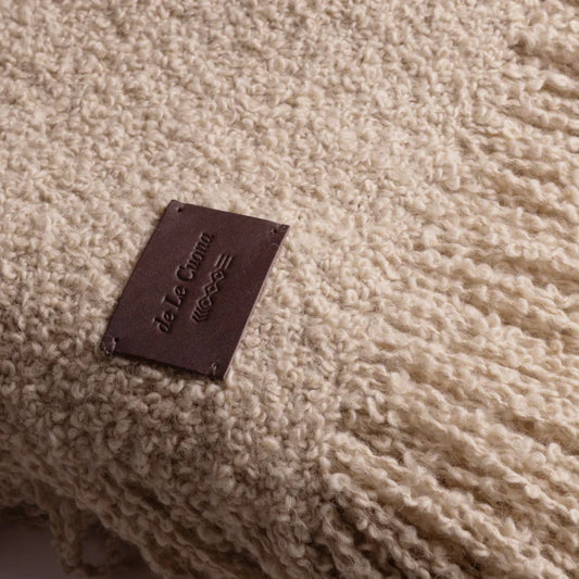 Manta de alpaca tecida à mão com franjas - cor aveia