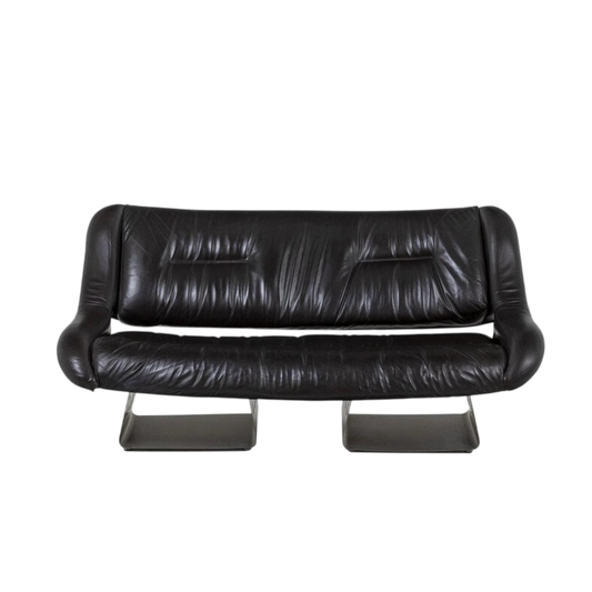 Sofá em metal e couro. Década de 1970.