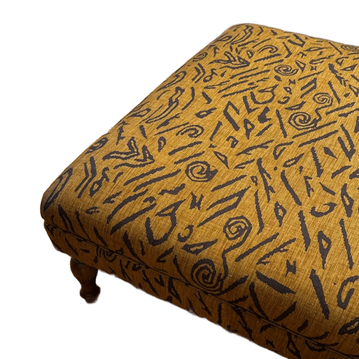 Poeira Banqueta com Pés Torneados